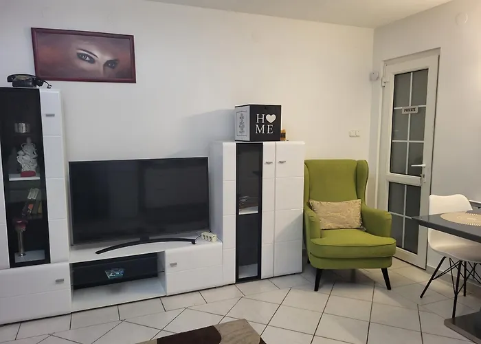 Varlak Apartmans ✷ ✷ ✷