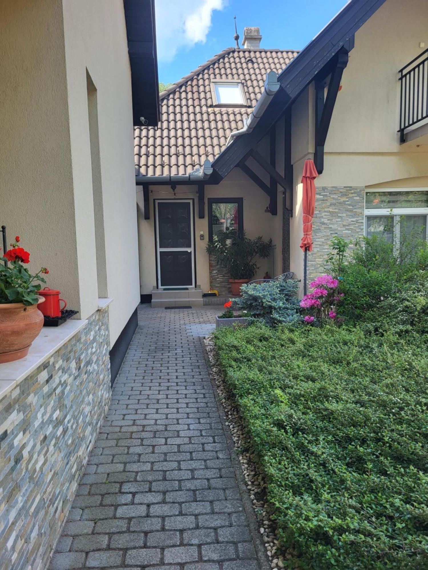 Appartamento Varlak Apartmans ✷ ✷ ✷